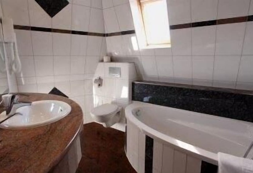 غرفة قياسية ثلاثية, Aparthotel Astro   Nichtraucher