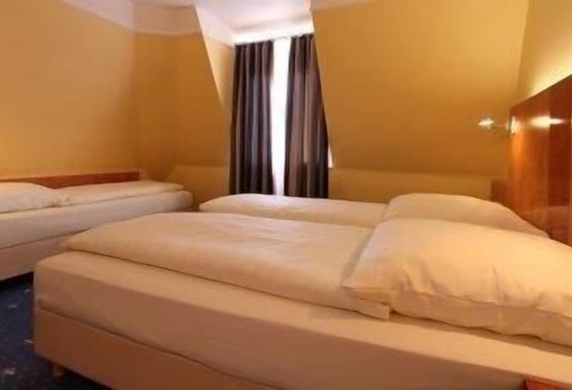 标准三人间, Aparthotel Astro   Nichtraucher