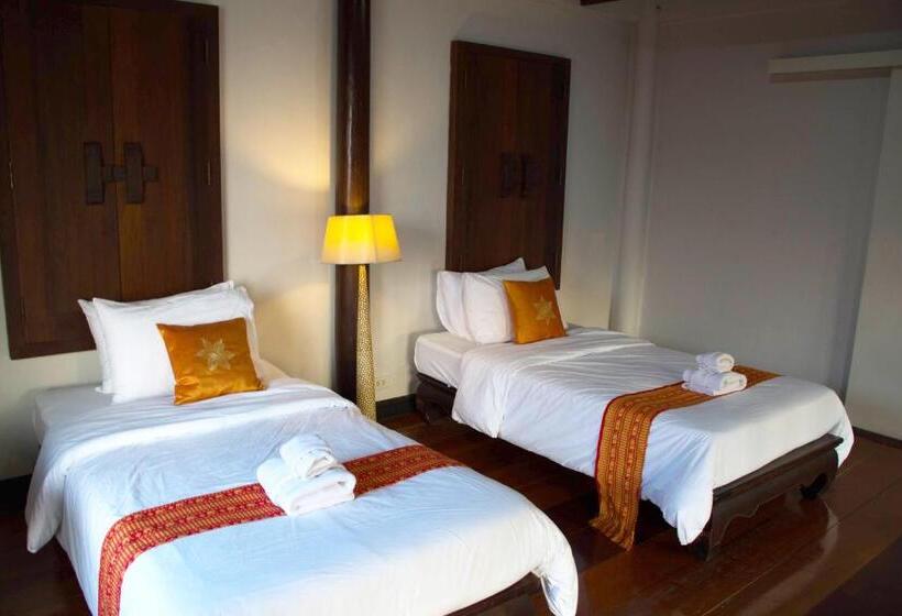 Deluxe room with river view, Ayutthaya Garden River Home