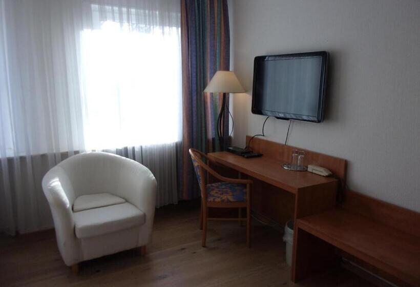 Номер Стандарт, Fährhaus