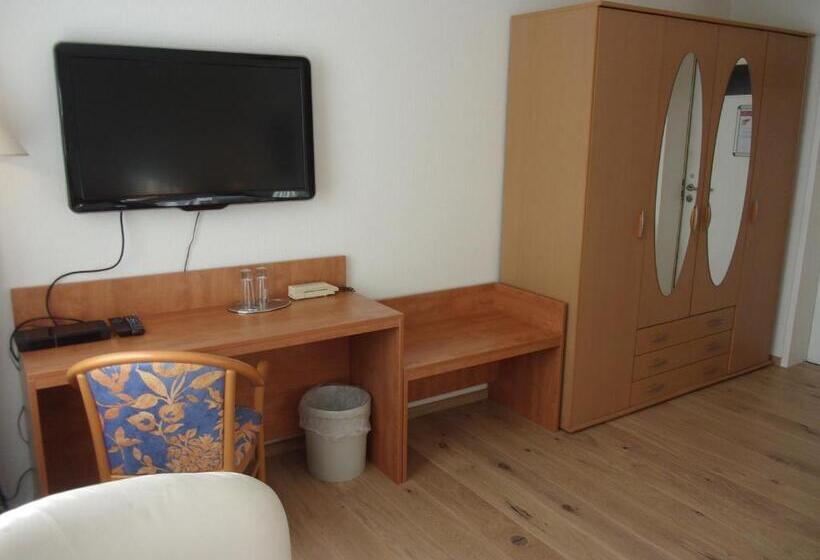 Номер Стандарт, Fährhaus