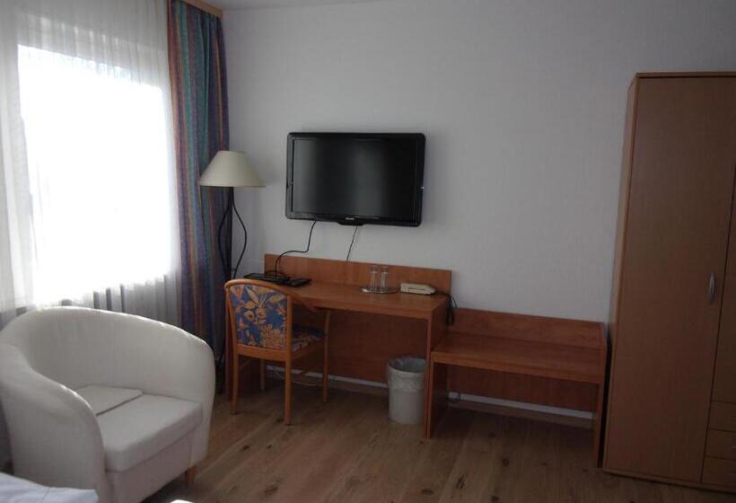 Номер Стандарт, Fährhaus