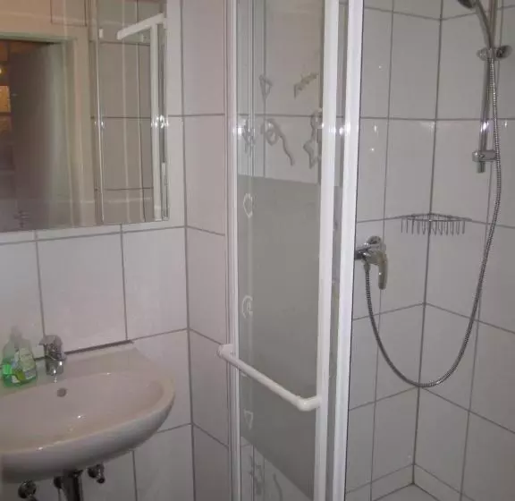Standard Kolmen Hengen Huone, Fährhaus