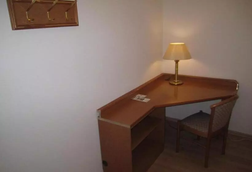 Standard Kolmen Hengen Huone, Fährhaus