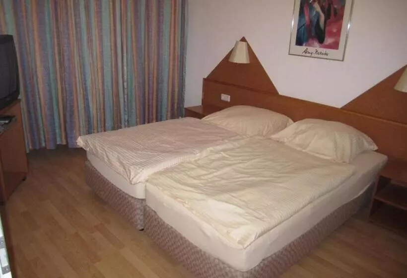 Standard Kolmen Hengen Huone, Fährhaus