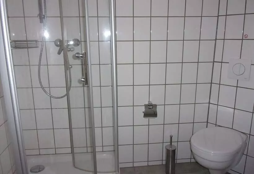 Standard Yhden Hengen Huone, Fährhaus