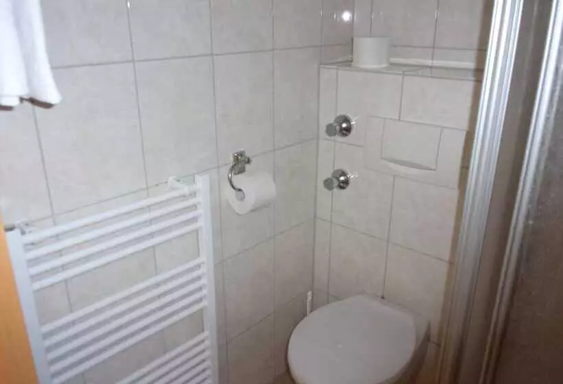 Standard Yhden Hengen Huone, Fährhaus