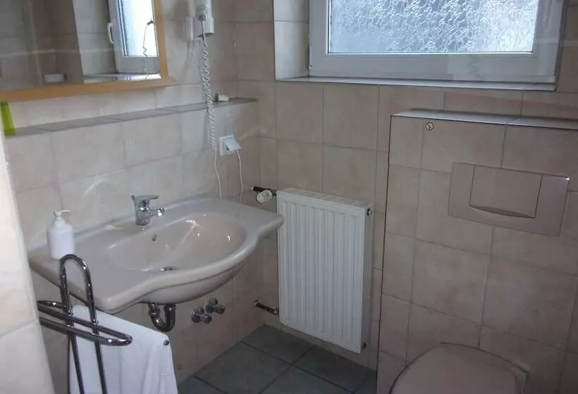 Standard Yhden Hengen Huone, Fährhaus