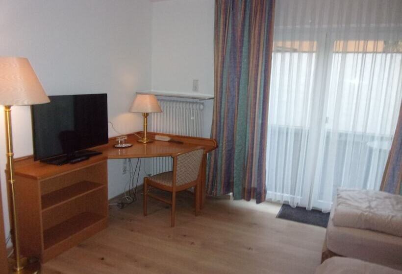 Номер Стандарт, Fährhaus