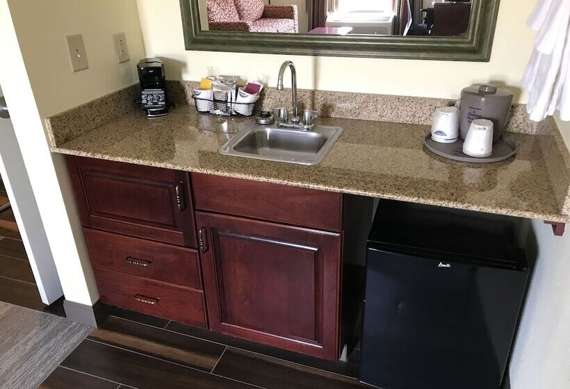 带按摩浴盆的套房, Hampton Inn & Suites Lamar