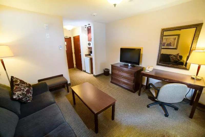 Sviitti King-vuode, Holiday Inn Hotel & Suites West Edmonton, An Ihg