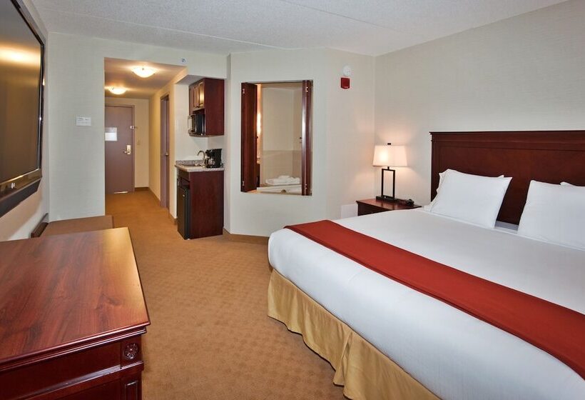 جناح, Holiday Inn Express Hotel & Suites Brockville, An Ihg