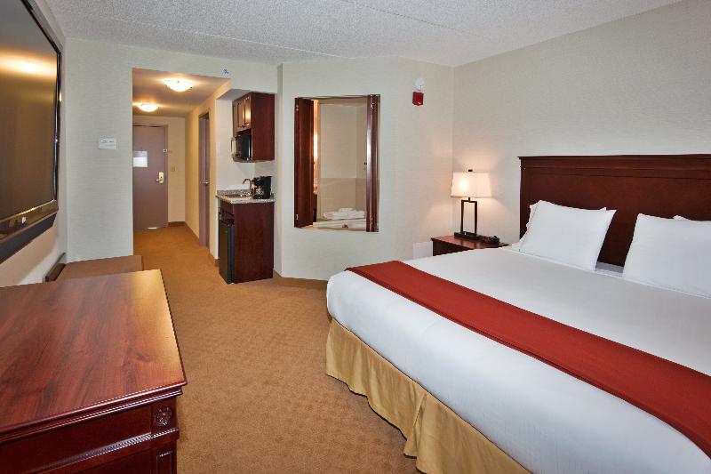 Люкс Кровать Кинг, Holiday Inn Express Hotel & Suites Brockville, An Ihg
