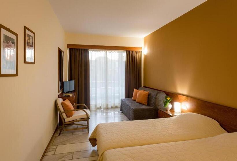 标准间, Pavlina Beach