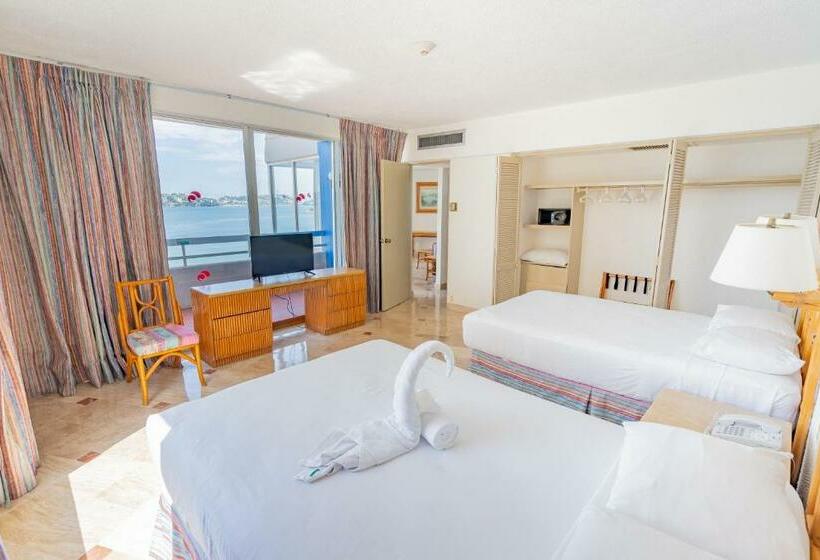 オーシャンビュースイート, Playa Suites Acapulco