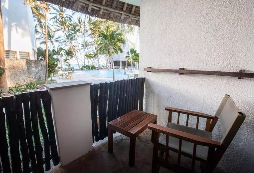 بانگلوی استاندارد با چشم‌انداز دریا, Severin Sea Lodge