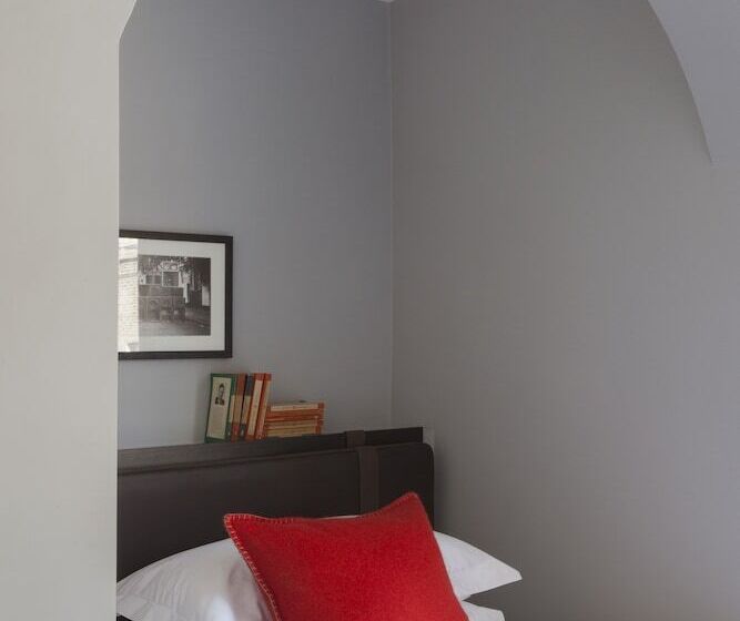 スタンダードシングルルーム, The Laslett