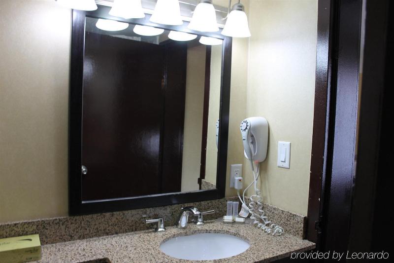 スタンダードルーム, Travelodge By Wyndham Sarnia