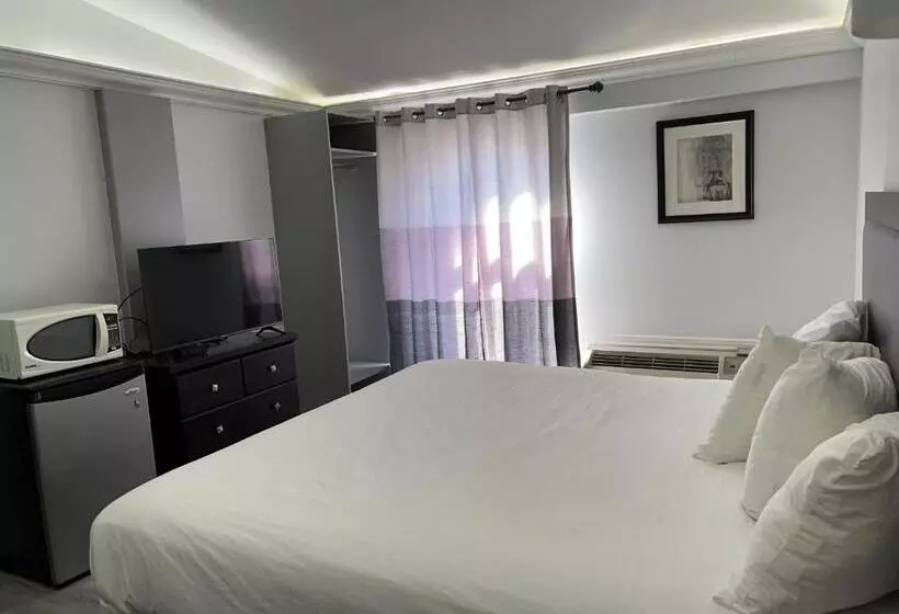 Standard-huone King-vuode, Travelodge By Wyndham Sarnia