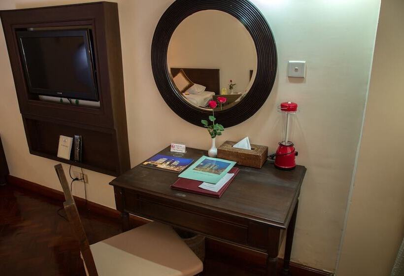 اتاق لوکس, Yangon