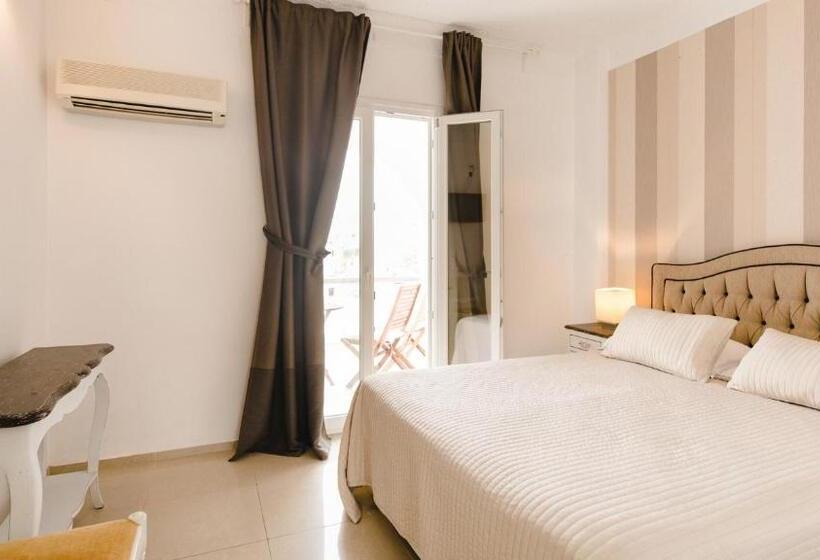 סוויטת ג'וניור נוף לעיר, Paliomylos Spa