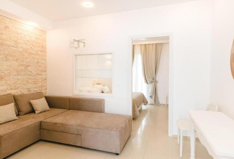 סוויטת ג'וניור נוף לעיר, Paliomylos Spa