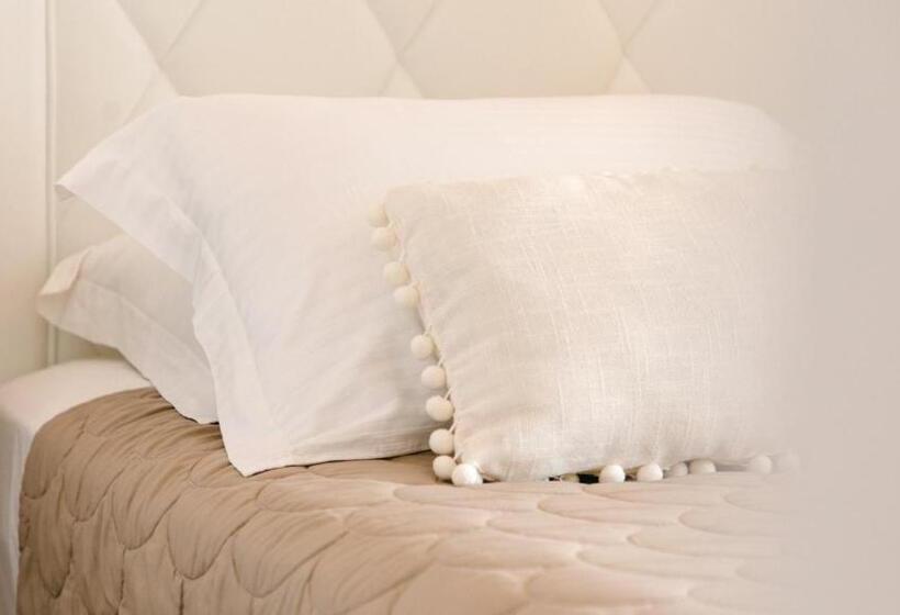 סוויטת ג'וניור נוף לעיר, Paliomylos Spa