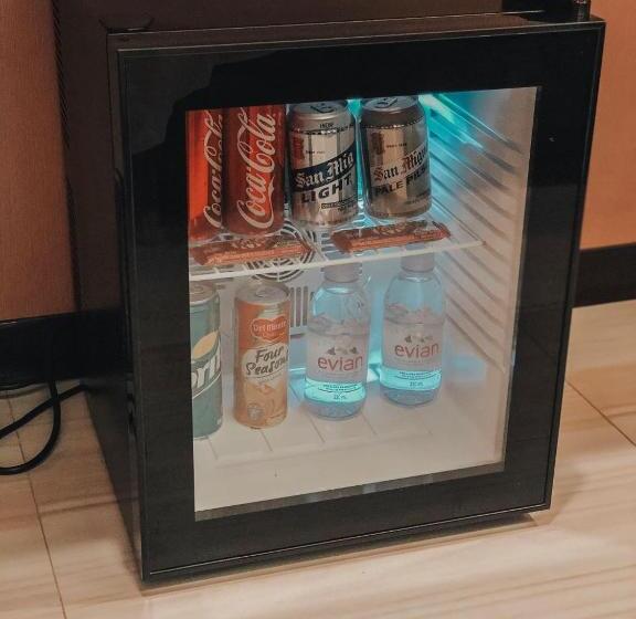 اتاق سوپریور, Vivien S