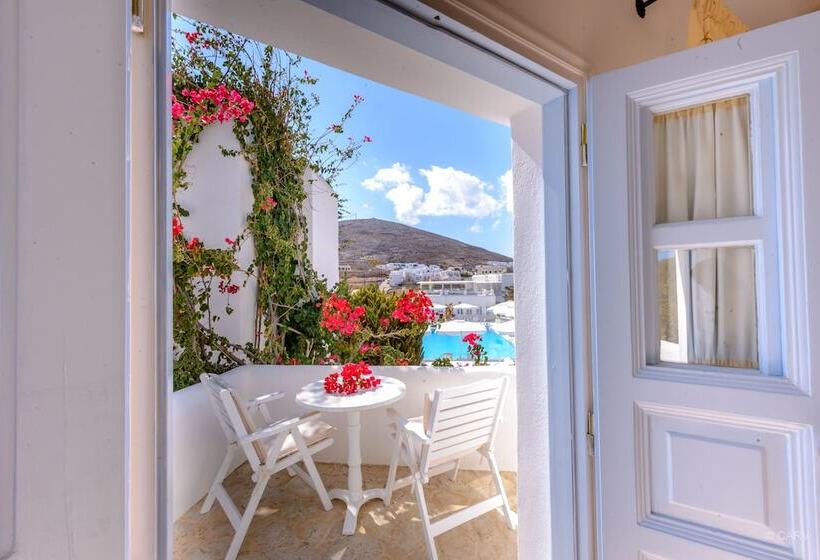 غرفة سوبيريور مطلة على حمام السباحة, Chora Resort Hotel & Spa