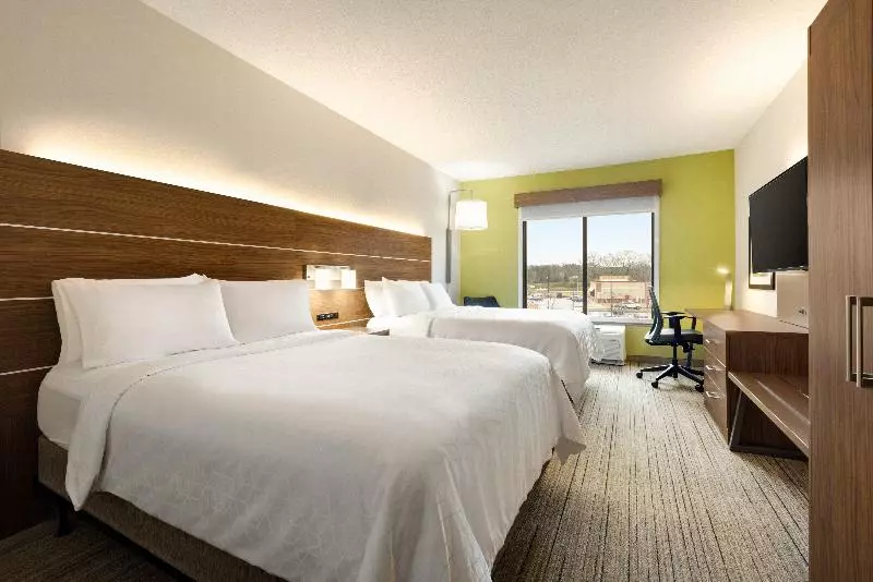 スイート, Holiday Inn Express Hotel & Suites Opelika Auburn, An Ihg