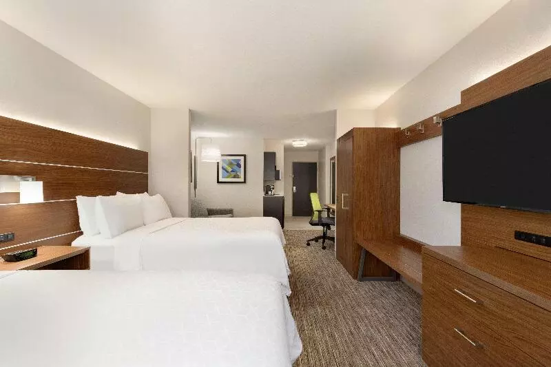 スイート, Holiday Inn Express Hotel & Suites Opelika Auburn, An Ihg