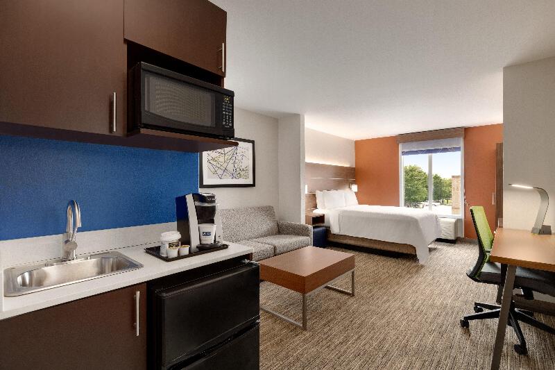 Люкс Кровать Кинг, Holiday Inn Express Hotel & Suites Opelika Auburn, An Ihg