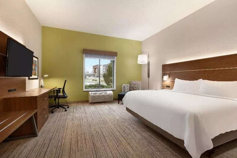 身障者適用キングサイズベッドルーム, Holiday Inn Express Hotel & Suites Opelika Auburn, An Ihg