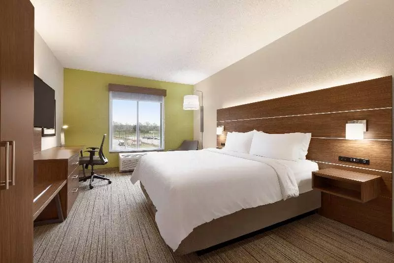 身障者適用キングサイズベッドルーム, Holiday Inn Express Hotel & Suites Opelika Auburn, An Ihg