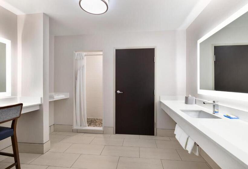 Люкс Адаптированный для Инвалидов, Holiday Inn Express Hotel & Suites Opelika Auburn, An Ihg