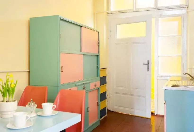 Perhehuone Jaettu Kylpyhuone, Hostel Fléda