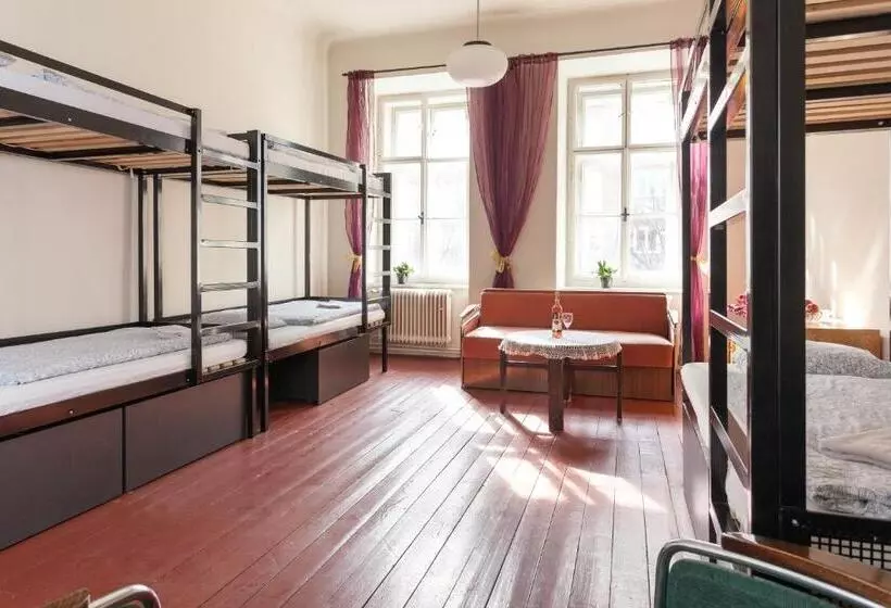 Perhehuone Jaettu Kylpyhuone, Hostel Fléda