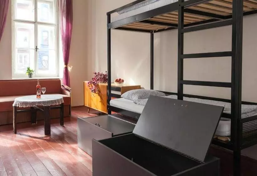 Perhehuone Jaettu Kylpyhuone, Hostel Fléda