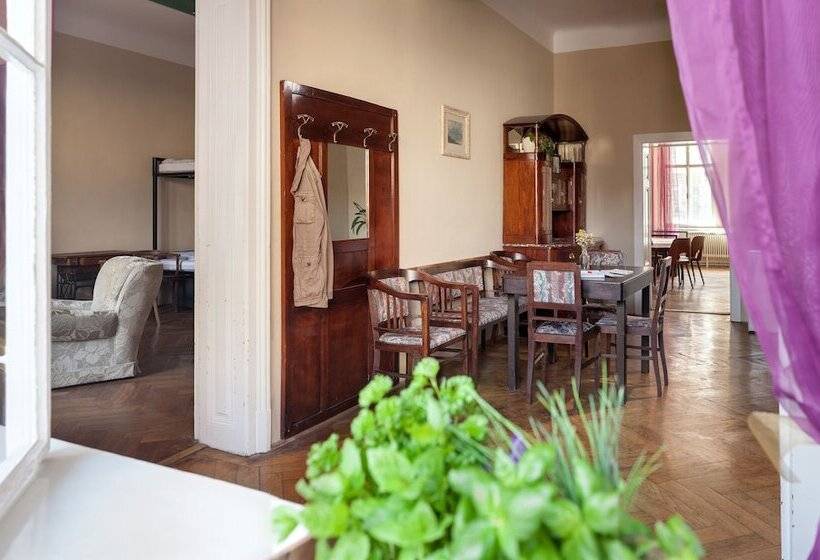 سرير فى غرفة مشتركه, Hostel Fléda