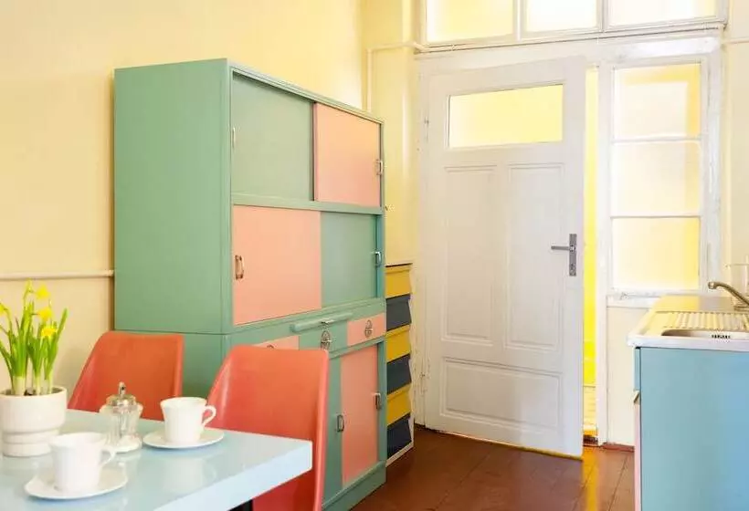 Perhehuone Jaettu Kylpyhuone, Hostel Fléda