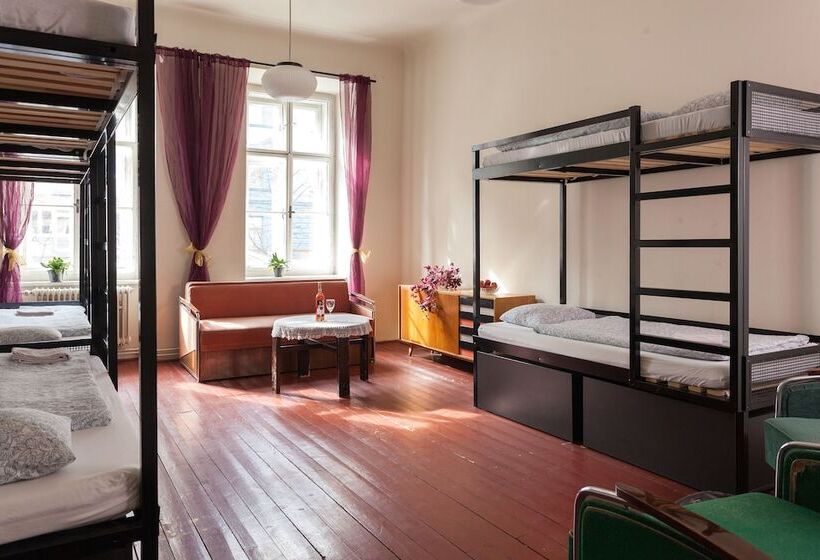 家庭房间共用浴室, Hostel Fléda