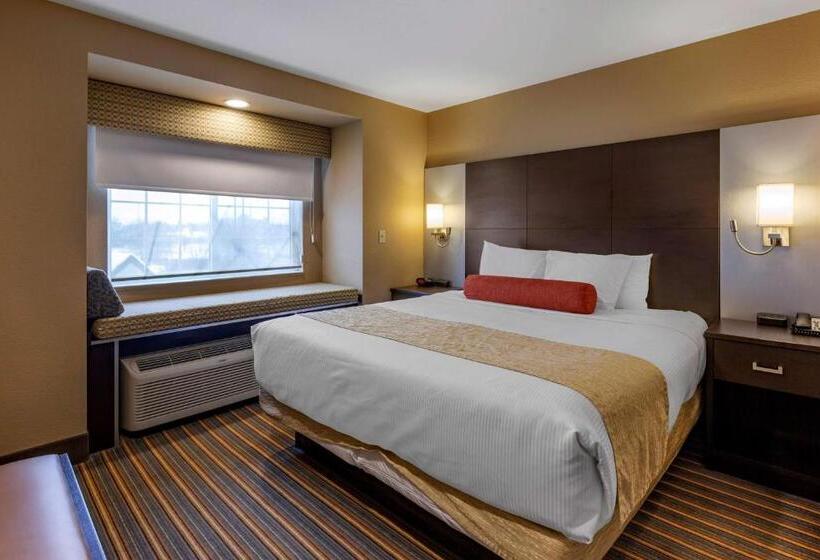 Люкс Deluxe Кровать Кинг, Best Western Plus Woodstock Inn & Suites