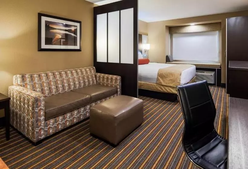 ジュニアスイート, Best Western Plus Woodstock Inn & Suites