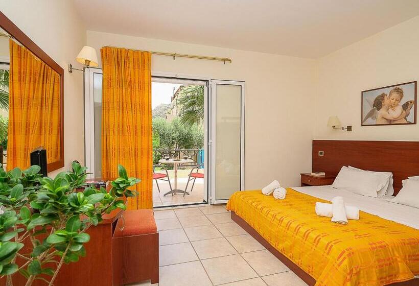 Standard - Neljän hengen huone, Näköala uima-altaalle, Calypso