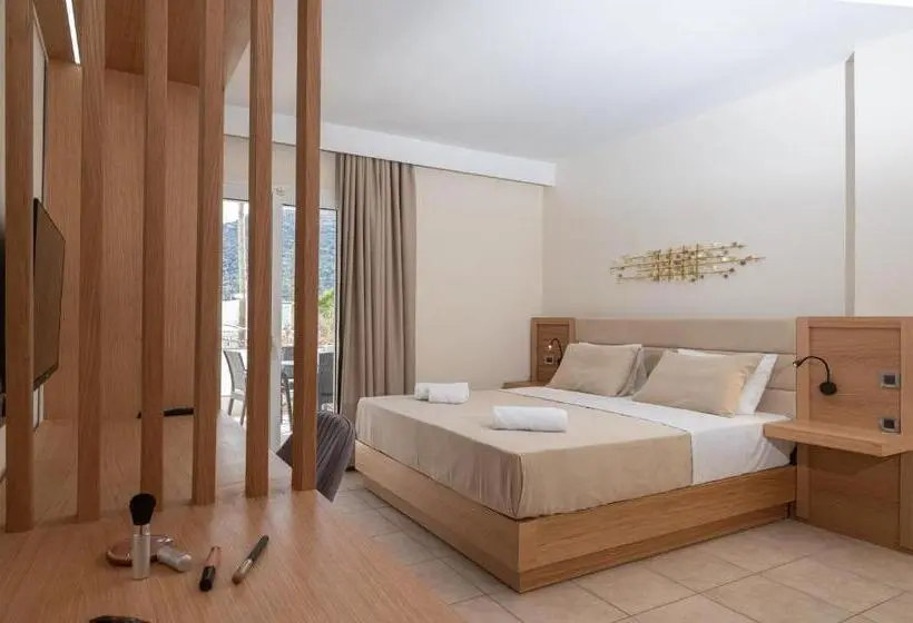 Habitación Triple Estándar Vista Jardín, Calypso