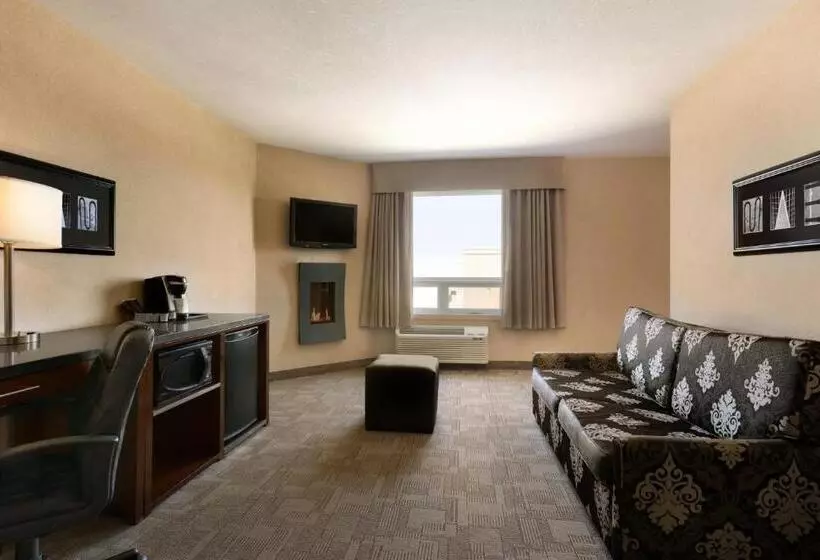 سوئیت با تخت بزرگ, Days Inn By Wyndham Regina Airport West