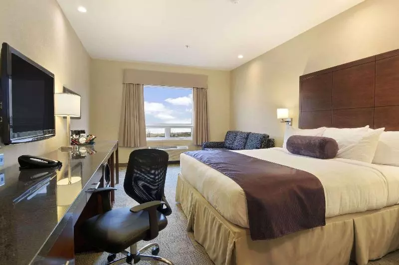 سوئیت با تخت بزرگ, Days Inn By Wyndham Regina Airport West