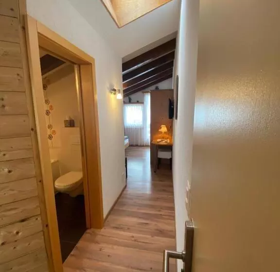 سوییت جونیور با بالکن, Garni Jägerhof