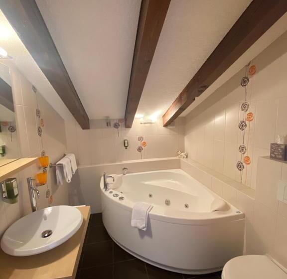 Suíte Júnior com Sacada, Garni Jägerhof