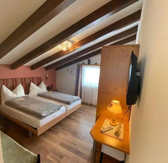 سوییت جونیور با بالکن, Garni Jägerhof
